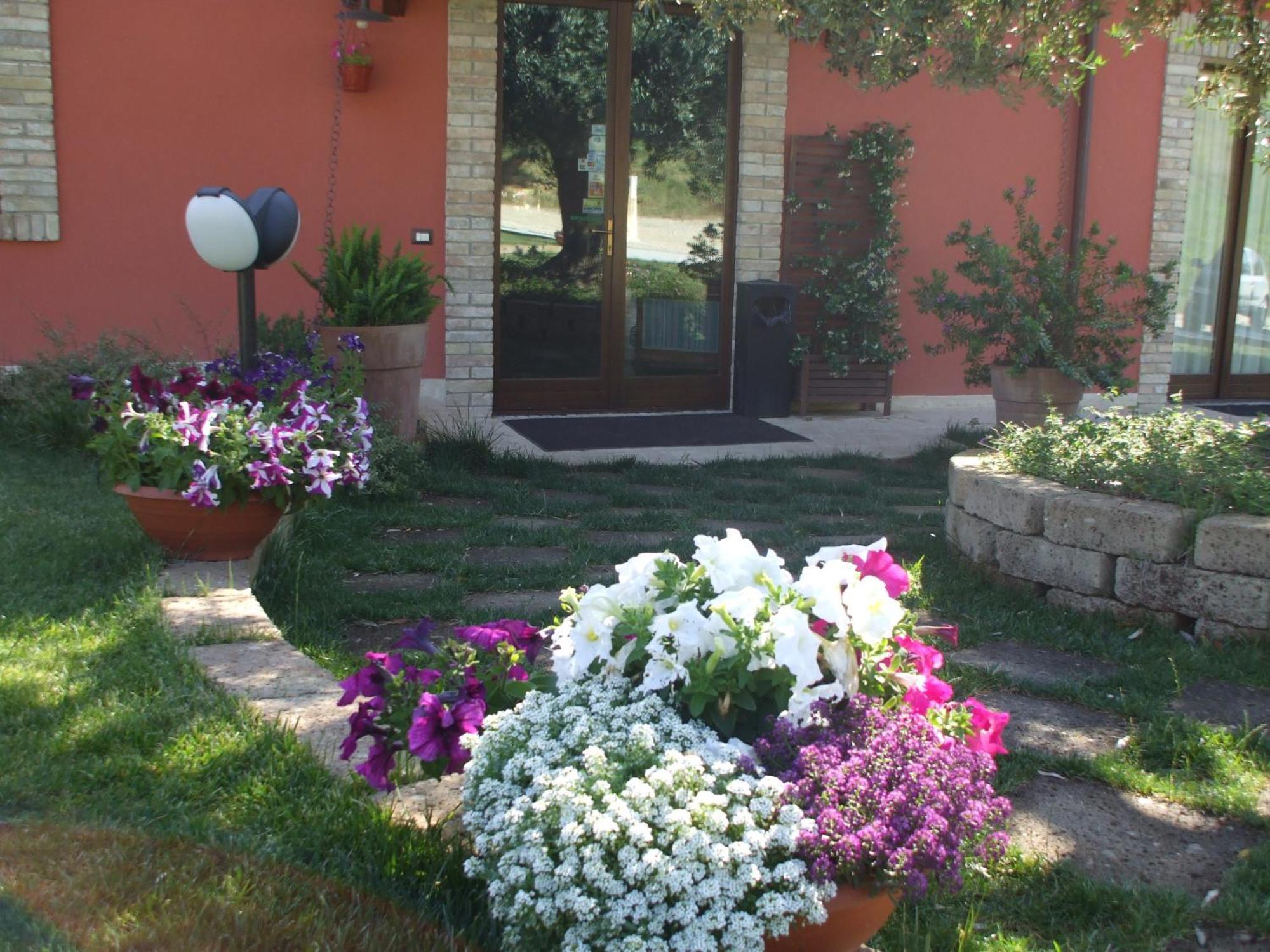 Agriturismo Il Borgo Degli Ulivi Roseto Degli Abruzzi Exteriér fotografie